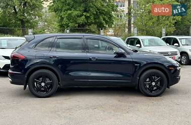 Внедорожник / Кроссовер Porsche Cayenne 2015 в 