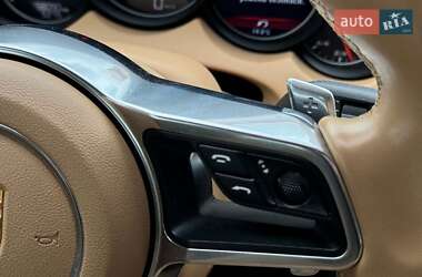 Внедорожник / Кроссовер Porsche Cayenne 2015 в 