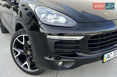 Внедорожник / Кроссовер Porsche Cayenne 2016 в 