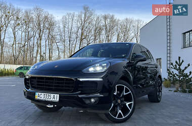 Внедорожник / Кроссовер Porsche Cayenne 2016 в 