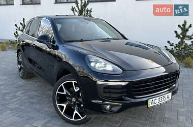 Внедорожник / Кроссовер Porsche Cayenne 2016 в 
