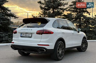 Внедорожник / Кроссовер Porsche Cayenne 2015 в 