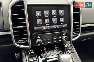 Внедорожник / Кроссовер Porsche Cayenne 2017 в 