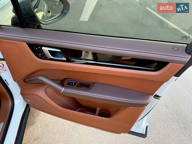 Внедорожник / Кроссовер Porsche Cayenne 2018 в Киеве