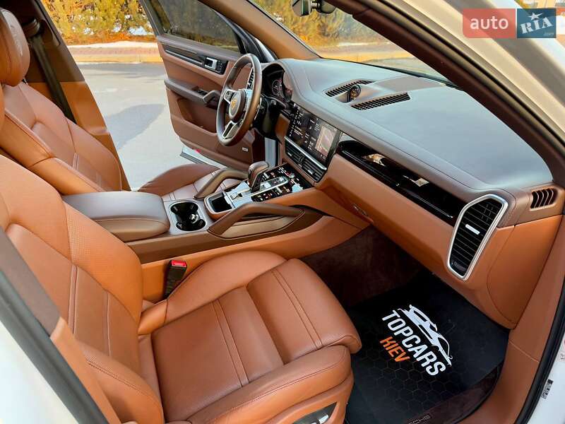Внедорожник / Кроссовер Porsche Cayenne 2018 в Киеве