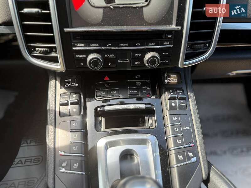 Позашляховик / Кросовер Porsche Cayenne 2013 в Одесі