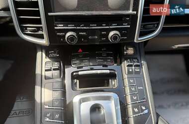 Внедорожник / Кроссовер Porsche Cayenne 2013 в 