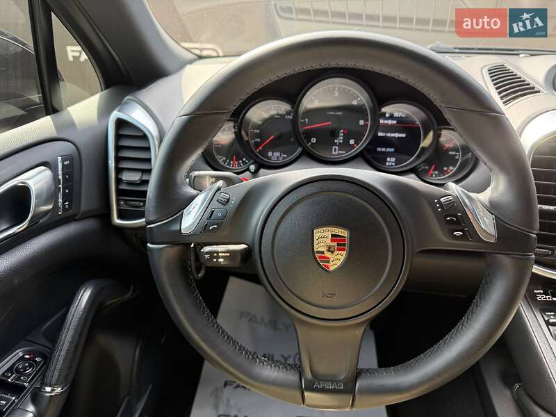 Позашляховик / Кросовер Porsche Cayenne 2013 в Одесі