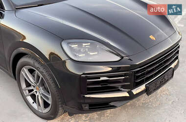 Позашляховик / Кросовер Porsche Cayenne 2023 в 