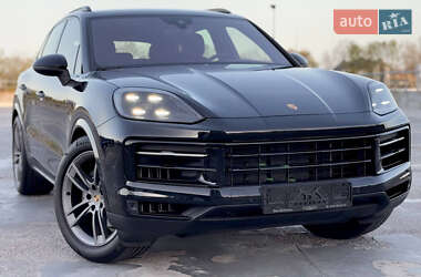 Позашляховик / Кросовер Porsche Cayenne 2023 в 
