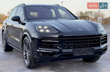 Позашляховик / Кросовер Porsche Cayenne 2023 в 