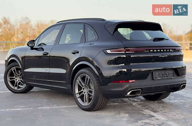 Позашляховик / Кросовер Porsche Cayenne 2023 в 