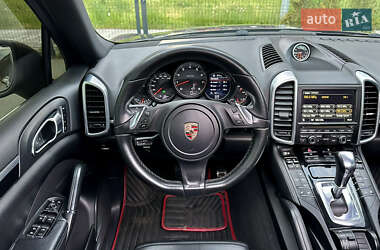 Позашляховик / Кросовер Porsche Cayenne 2012 в 