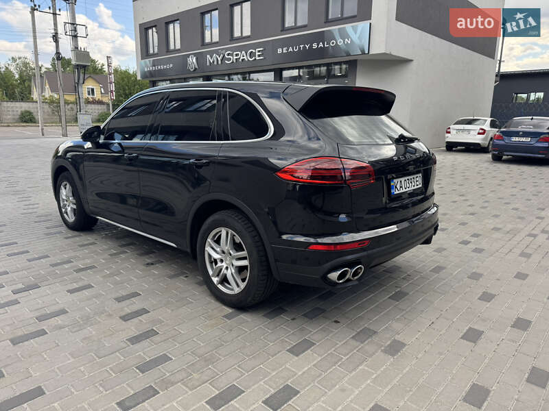 Внедорожник / Кроссовер Porsche Cayenne 2016 в Киеве