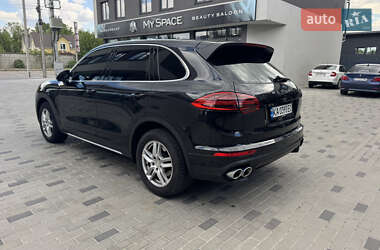 Внедорожник / Кроссовер Porsche Cayenne 2016 в 
