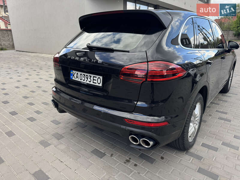 Внедорожник / Кроссовер Porsche Cayenne 2016 в Киеве