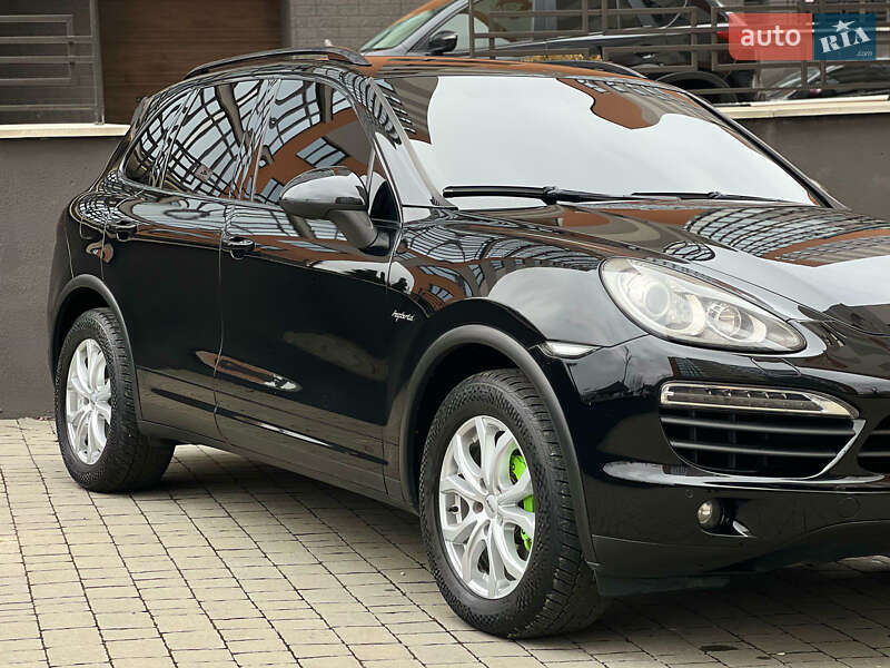 Позашляховик / Кросовер Porsche Cayenne 2011 в Івано-Франківську
