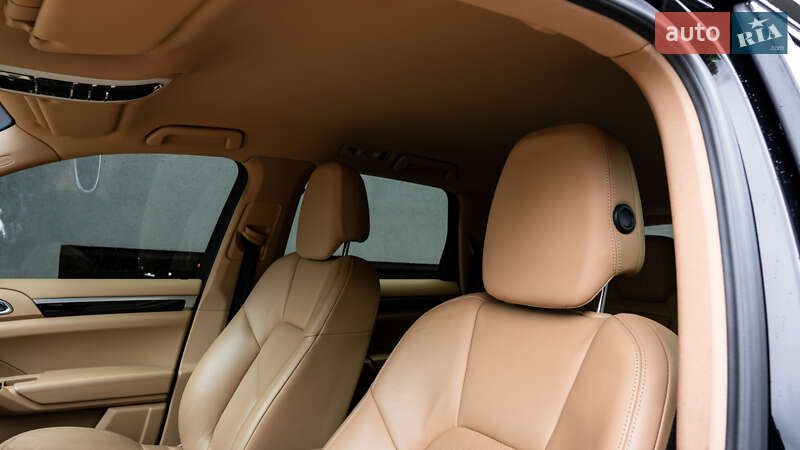 Позашляховик / Кросовер Porsche Cayenne 2013 в Львові