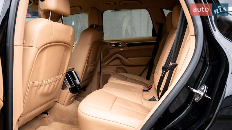 Позашляховик / Кросовер Porsche Cayenne 2013 в Львові