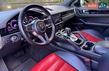Позашляховик / Кросовер Porsche Cayenne 2022 в 