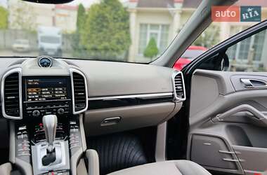 Внедорожник / Кроссовер Porsche Cayenne 2010 в 