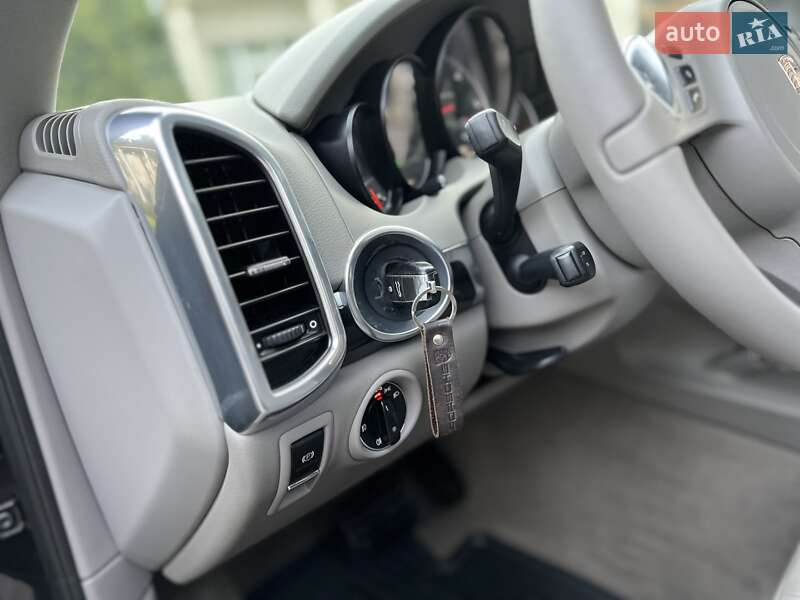 Позашляховик / Кросовер Porsche Cayenne 2010 в Хмельницькому