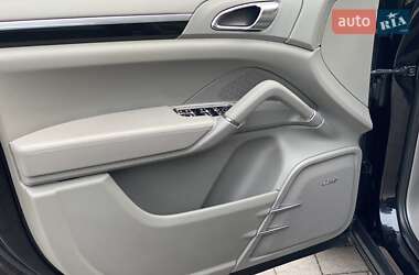 Внедорожник / Кроссовер Porsche Cayenne 2010 в 