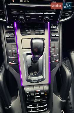 Позашляховик / Кросовер Porsche Cayenne 2010 в 