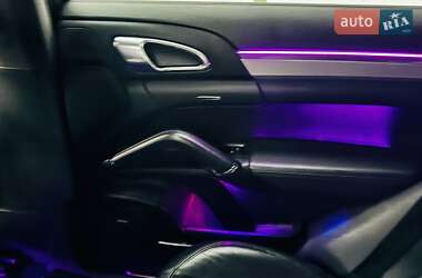 Позашляховик / Кросовер Porsche Cayenne 2010 в 