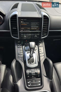 Позашляховик / Кросовер Porsche Cayenne 2013 в 