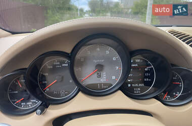 Внедорожник / Кроссовер Porsche Cayenne 2011 в 