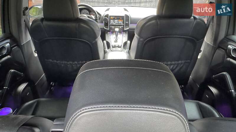 Внедорожник / Кроссовер Porsche Cayenne 2010 в Киеве