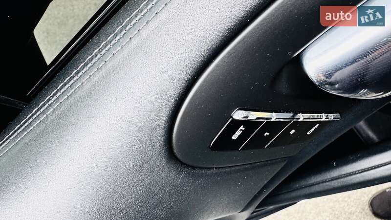 Внедорожник / Кроссовер Porsche Cayenne 2010 в Киеве