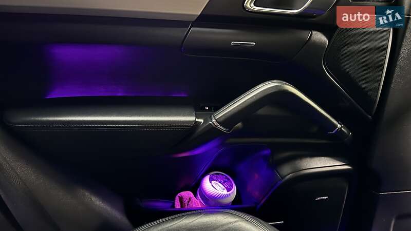 Внедорожник / Кроссовер Porsche Cayenne 2010 в Киеве