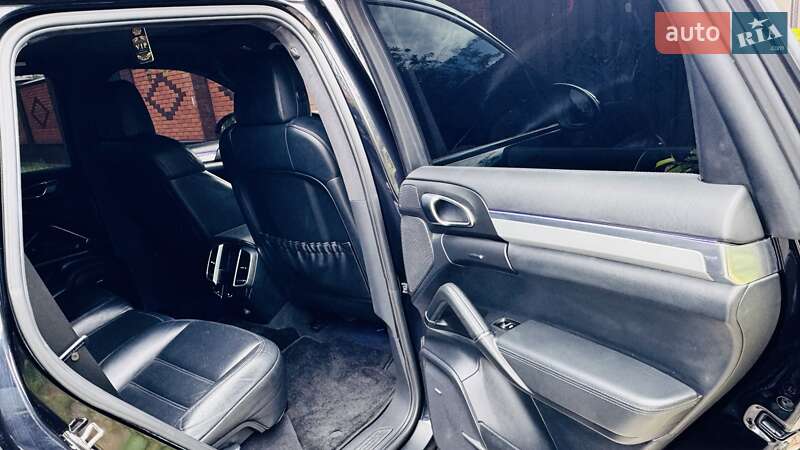 Внедорожник / Кроссовер Porsche Cayenne 2010 в Киеве