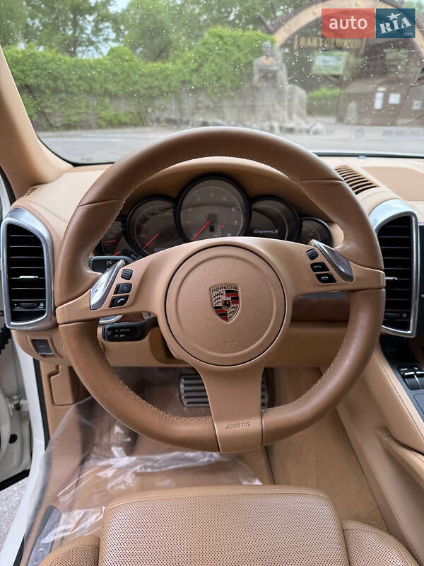 Внедорожник / Кроссовер Porsche Cayenne 2010 в Днепре