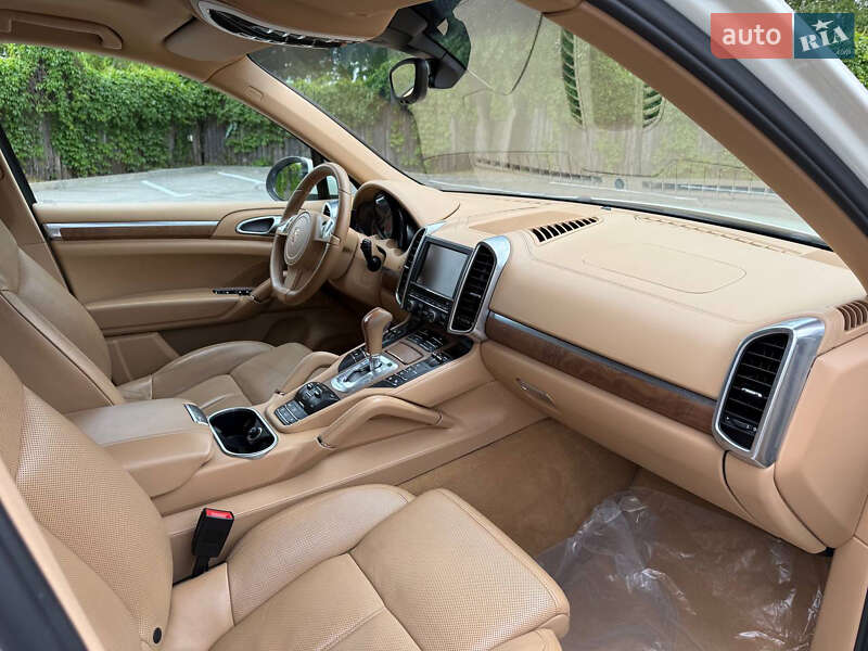 Внедорожник / Кроссовер Porsche Cayenne 2010 в Днепре