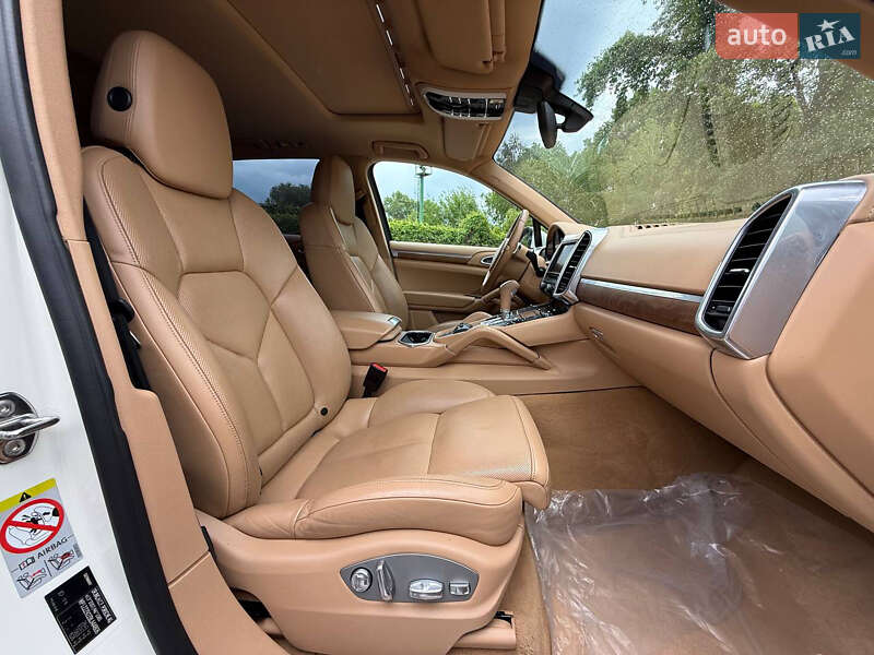 Внедорожник / Кроссовер Porsche Cayenne 2010 в Днепре
