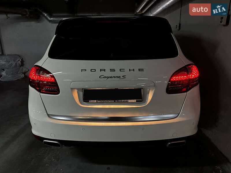 Внедорожник / Кроссовер Porsche Cayenne 2010 в Днепре