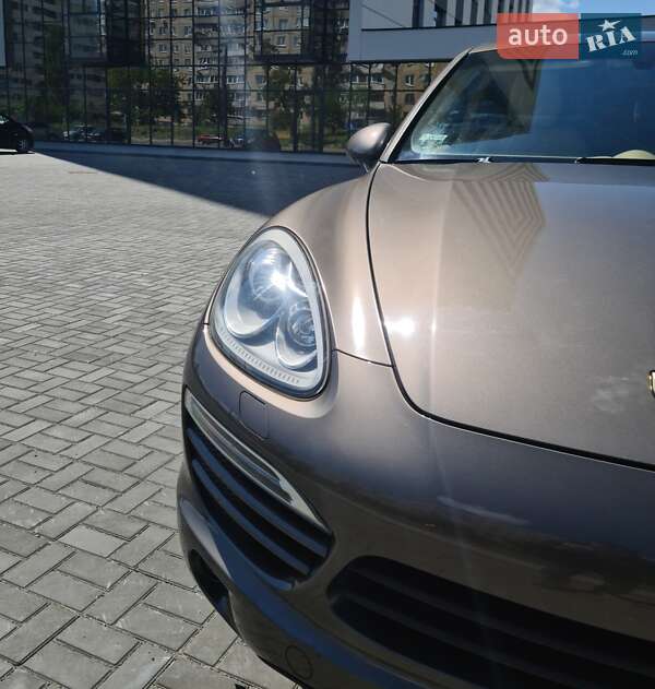 Внедорожник / Кроссовер Porsche Cayenne 2014 в Днепре