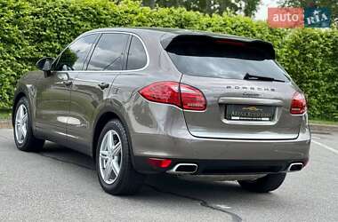 Внедорожник / Кроссовер Porsche Cayenne 2011 в 