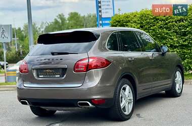 Внедорожник / Кроссовер Porsche Cayenne 2011 в 