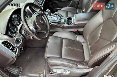 Внедорожник / Кроссовер Porsche Cayenne 2011 в 