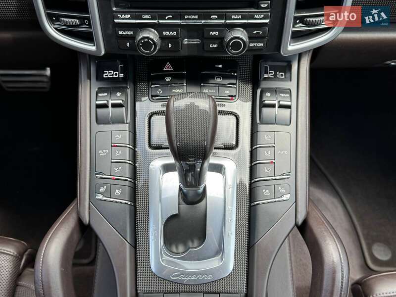 Внедорожник / Кроссовер Porsche Cayenne 2011 в Киеве