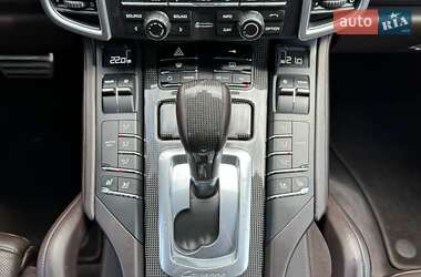 Внедорожник / Кроссовер Porsche Cayenne 2011 в 