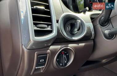 Внедорожник / Кроссовер Porsche Cayenne 2011 в 