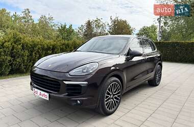 Позашляховик / Кросовер Porsche Cayenne 2015 в Львові