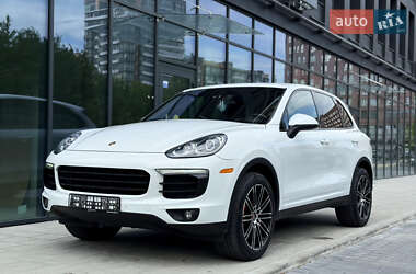 Внедорожник / Кроссовер Porsche Cayenne 2015 в 
