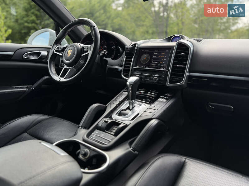 Позашляховик / Кросовер Porsche Cayenne 2015 в Львові фото 60 Позашляховик / Кросовер Porsche Cayenne 2015 в Львові