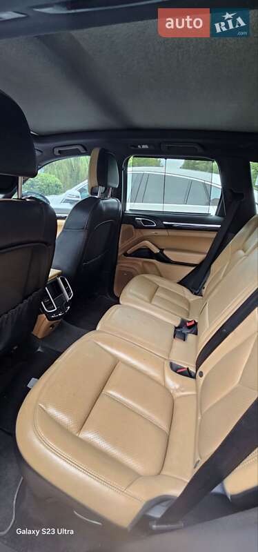 Внедорожник / Кроссовер Porsche Cayenne 2015 в Львове